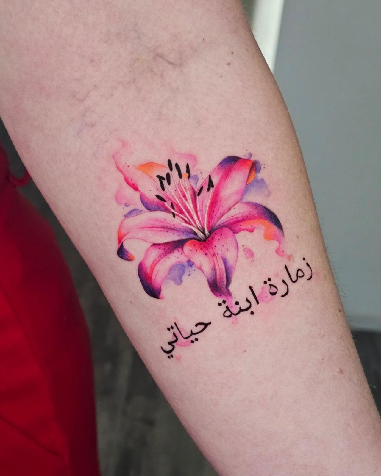 Lirio · por @tattoovalen