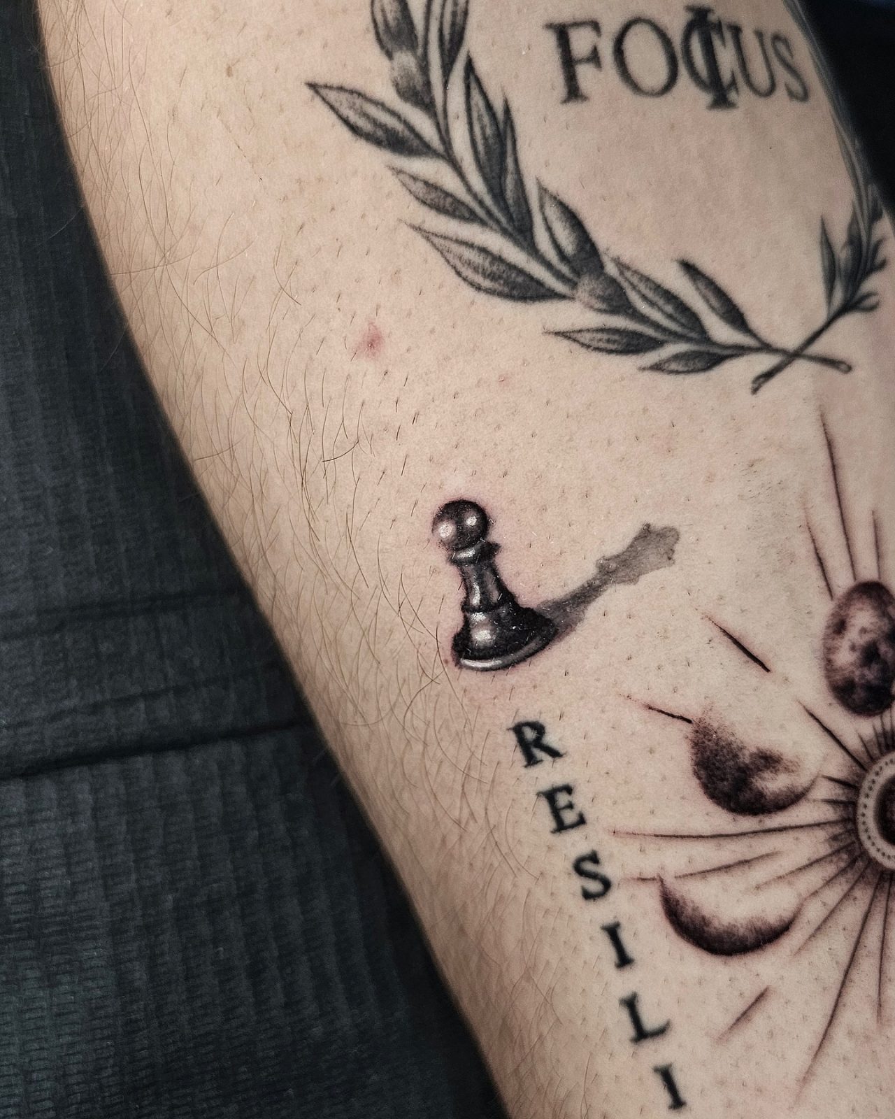 Minimalistas en línea fina · por @inksaac